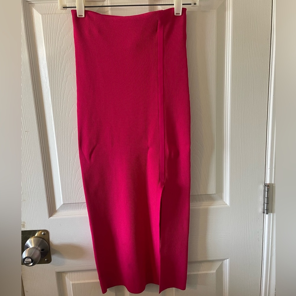 NEW Express Body Contour Ribbed Midi Skirt